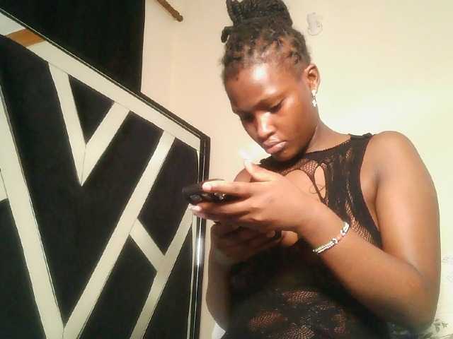 Oliviablue live cam on BongaCams