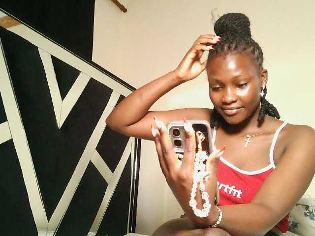 Oliviablue live cam on BongaCams
