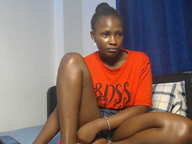 Oliviablue live cam on BongaCams