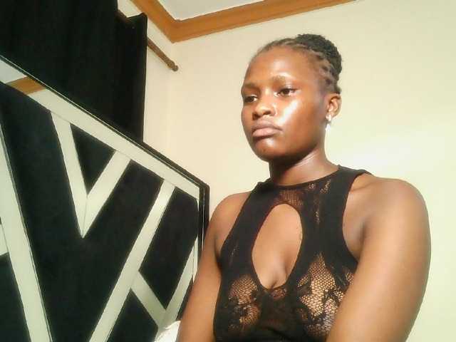 Oliviablue live cam on BongaCams