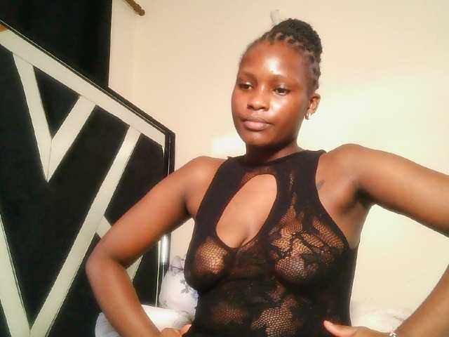 Oliviablue live cam on BongaCams