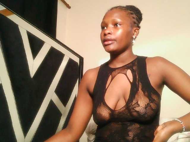 Oliviablue live cam on BongaCams