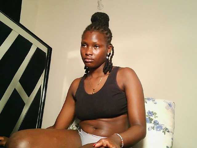 Oliviablue live cam on BongaCams