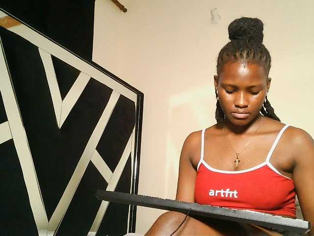 Oliviablue live cam on BongaCams