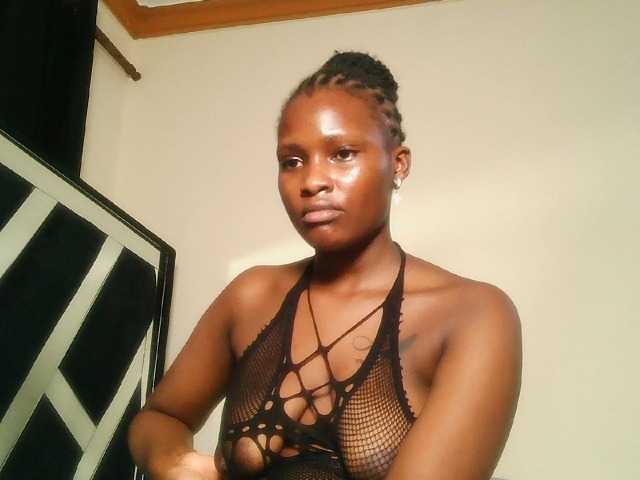 Oliviablue live cam on BongaCams