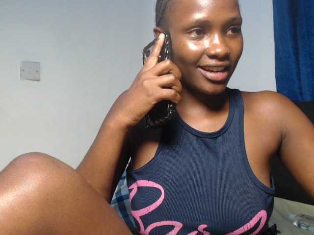 Oliviablue live cam on BongaCams