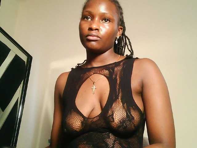 Oliviablue live cam on BongaCams