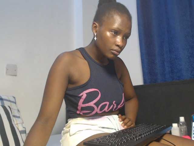 Oliviablue live cam on BongaCams