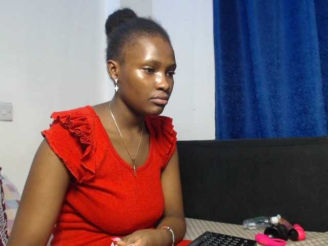 Oliviablue live cam on BongaCams