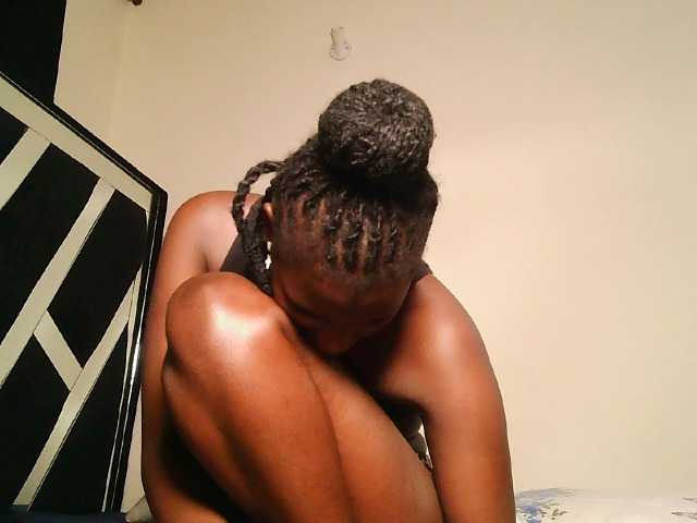 Oliviablue live cam on BongaCams