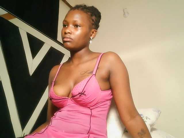 Oliviablue live cam preview