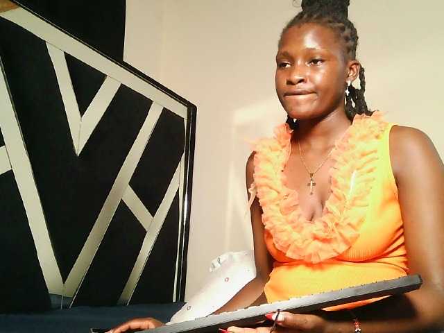 Oliviablue live cam on BongaCams