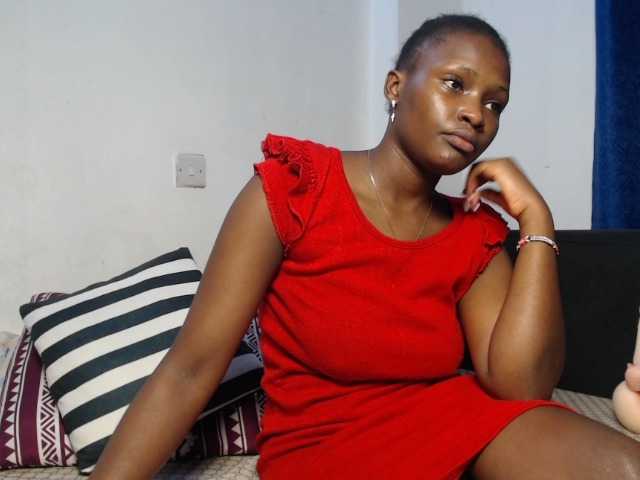Oliviablue live cam on BongaCams