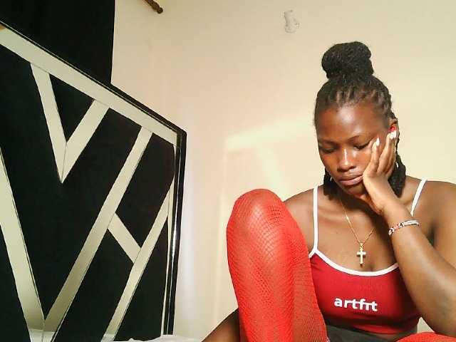 Oliviablue live cam on BongaCams