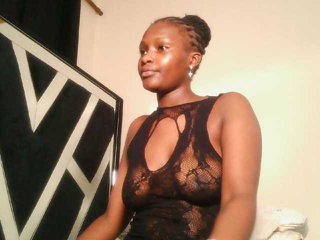 Oliviablue live cam on BongaCams