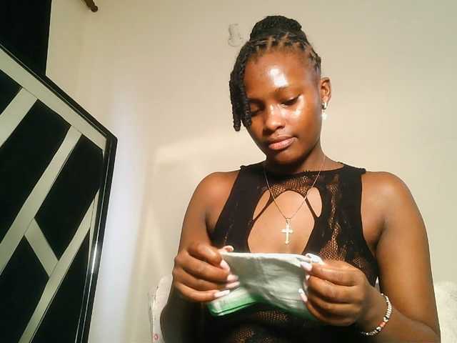Oliviablue live cam on BongaCams