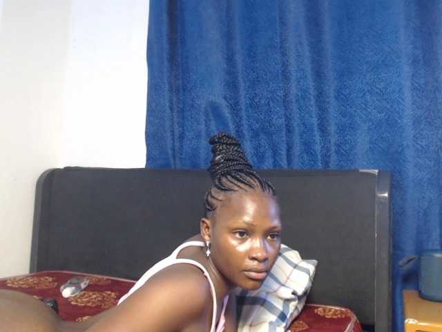 Oliviablue live cam on BongaCams