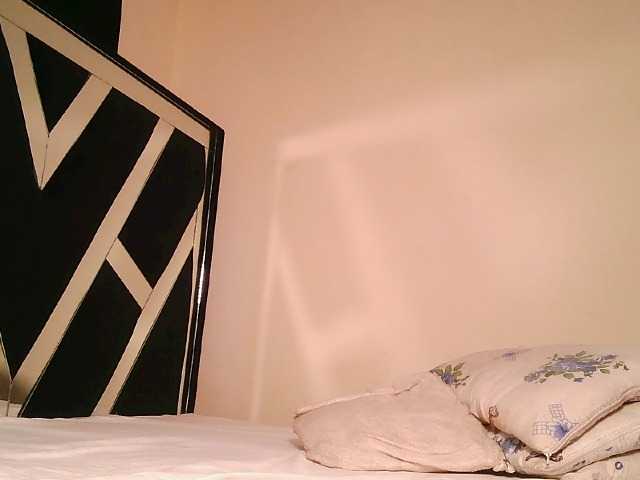 Oliviablue live cam on BongaCams