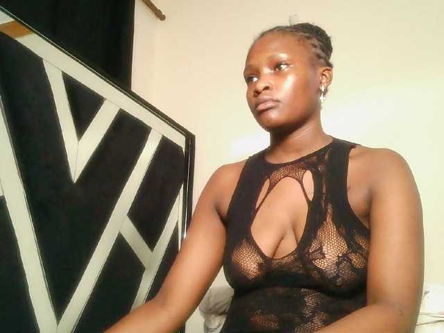 Oliviablue live cam on BongaCams