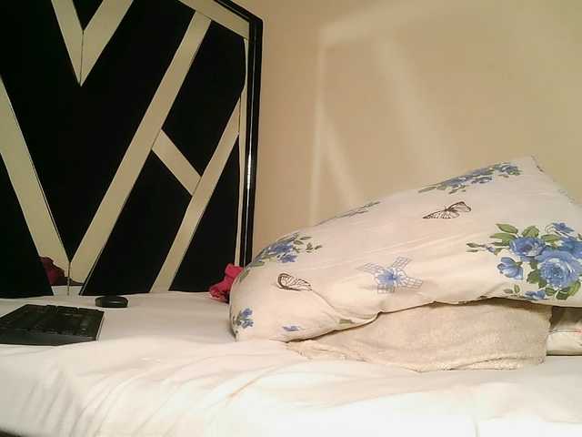 Oliviablue live cam on BongaCams