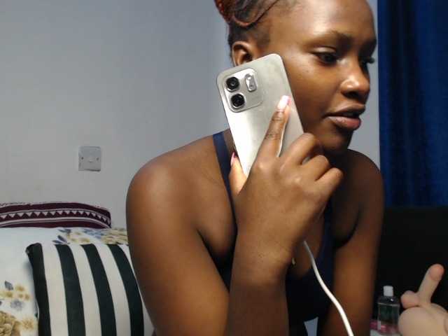 Oliviablue live cam on BongaCams