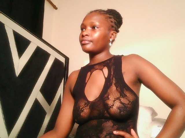 Oliviablue live cam on BongaCams