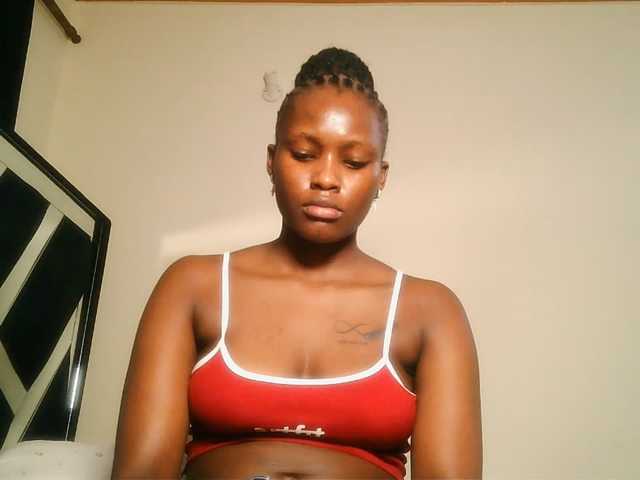 Oliviablue live cam on BongaCams