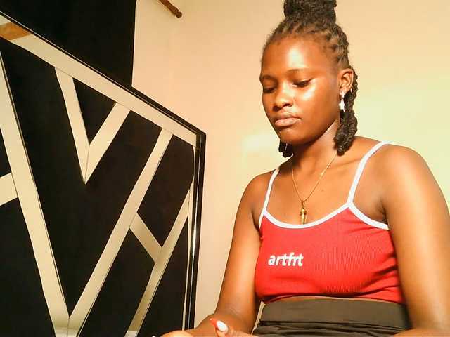 Oliviablue live cam on BongaCams