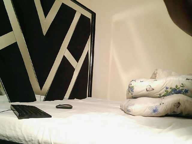 Oliviablue live cam on BongaCams