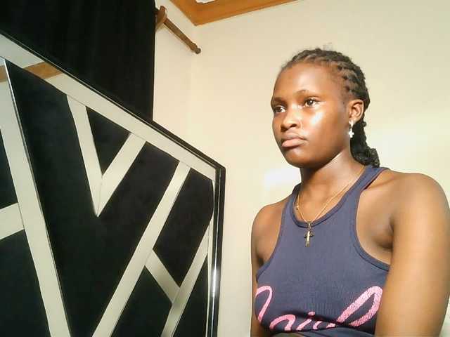 Oliviablue live cam on BongaCams
