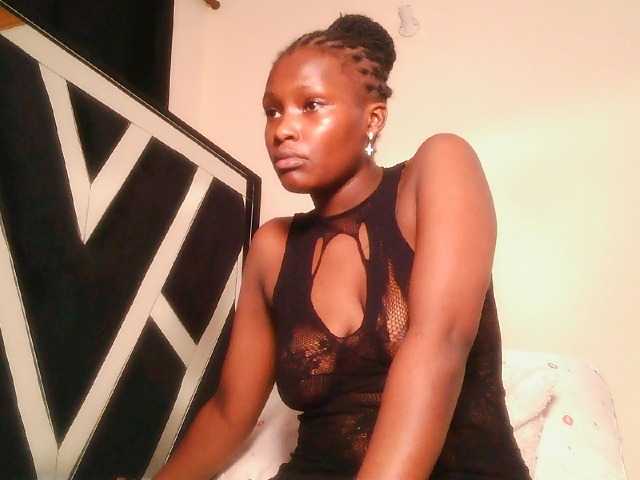Oliviablue live cam on BongaCams