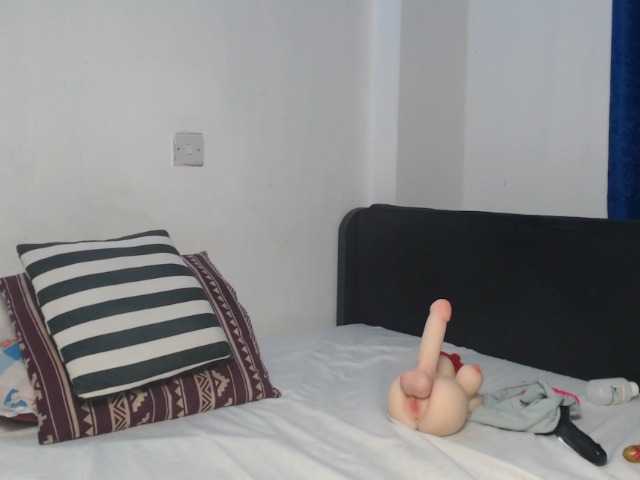 Oliviablue live cam on BongaCams