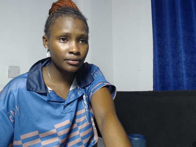 Oliviablue live cam on BongaCams