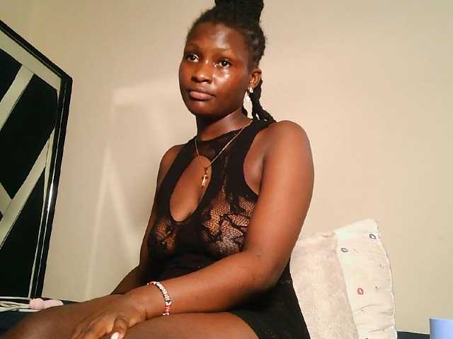 Oliviablue live cam on BongaCams