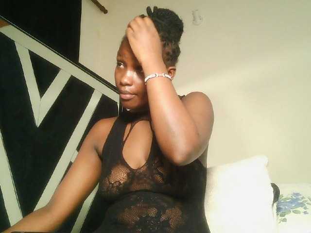 Oliviablue live cam on BongaCams