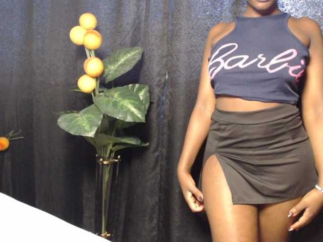 Oliviablue live cam on BongaCams