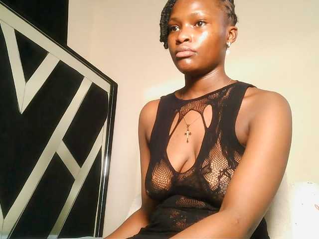 Oliviablue live cam on BongaCams