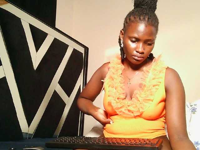 Oliviablue live cam on BongaCams