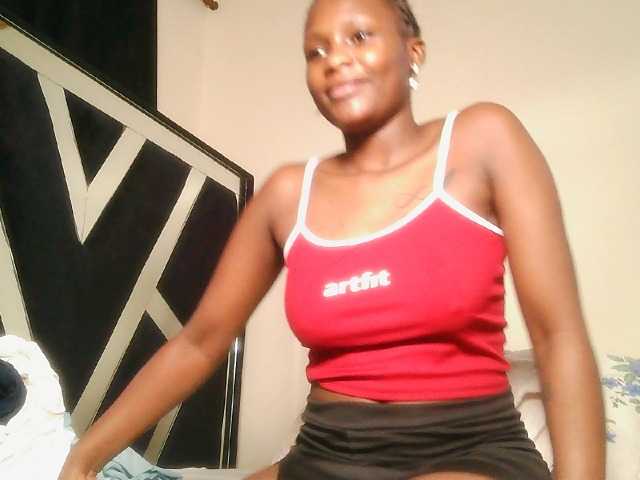 Oliviablue live cam on BongaCams