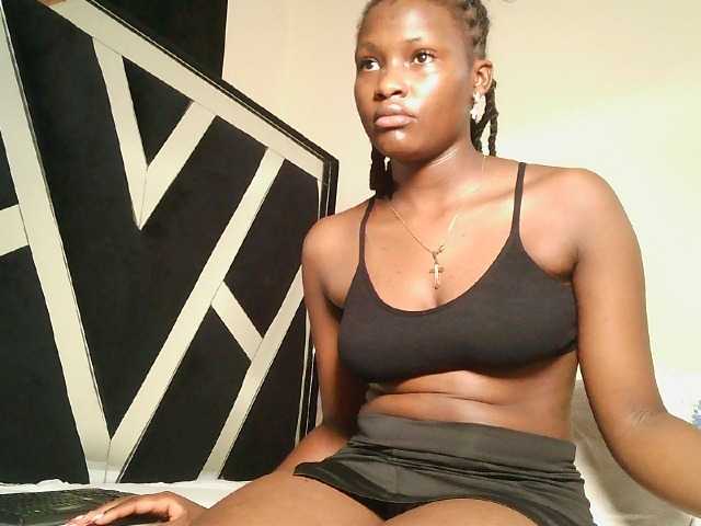 Oliviablue live cam on BongaCams