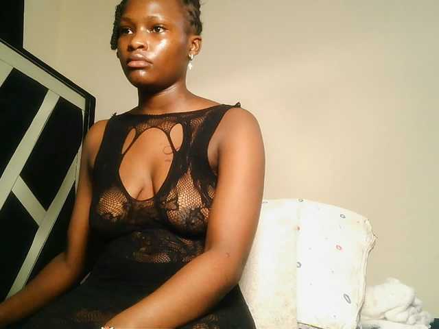Oliviablue live cam on BongaCams