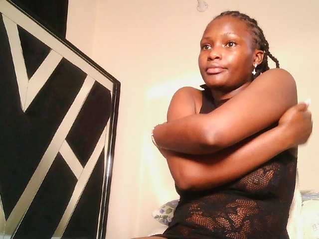 Oliviablue live cam on BongaCams