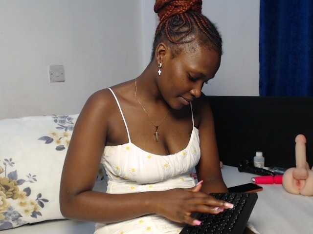 Oliviablue Live Cam pe BongaCams