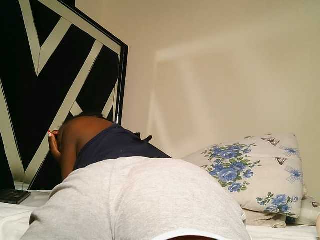 Oliviablue live cam on BongaCams