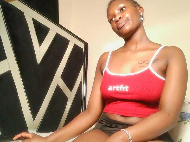 Oliviablue live cam on BongaCams