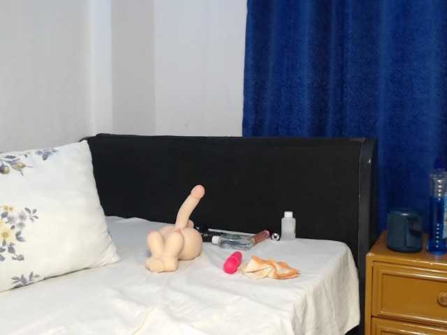 Oliviablue live cam on BongaCams