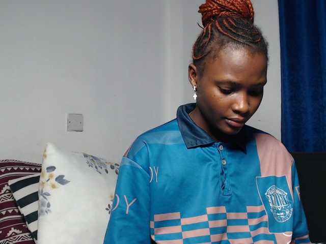 Oliviablue live cam on BongaCams