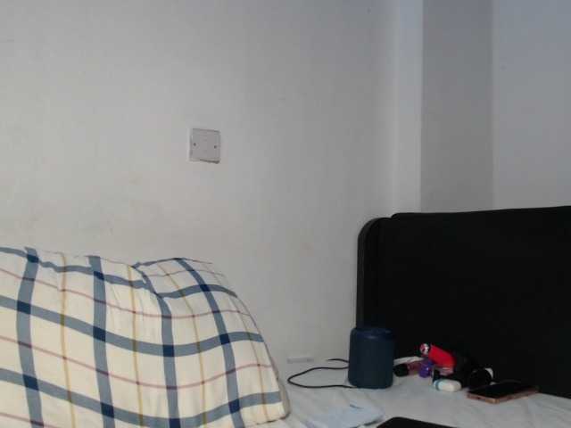 Oliviablue live cam on BongaCams