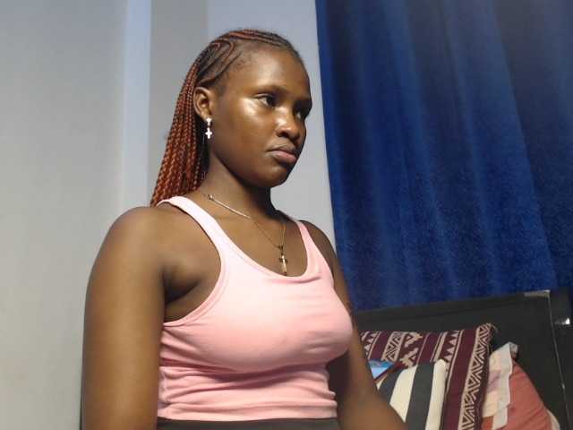 Oliviablue live cam on BongaCams