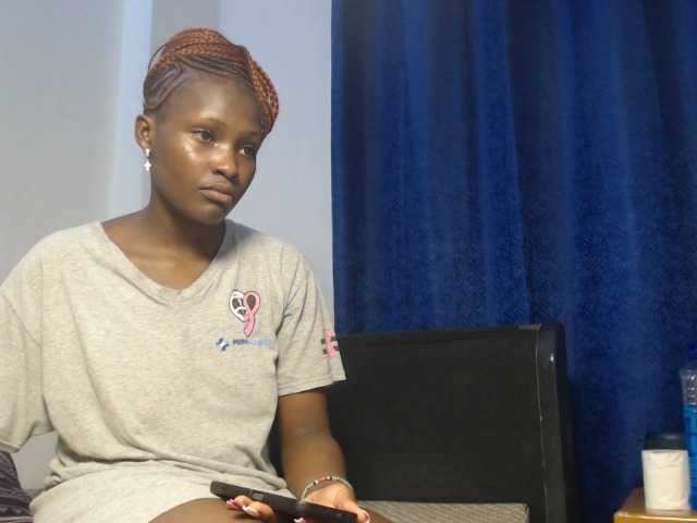 Oliviablue live cam on BongaCams